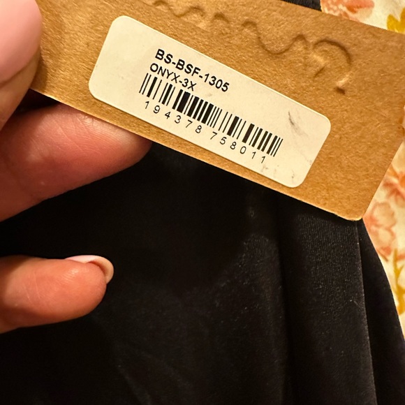 NWT-SKIMS All-In-One Mock Neck Sleeveless - Picture 3 of 5